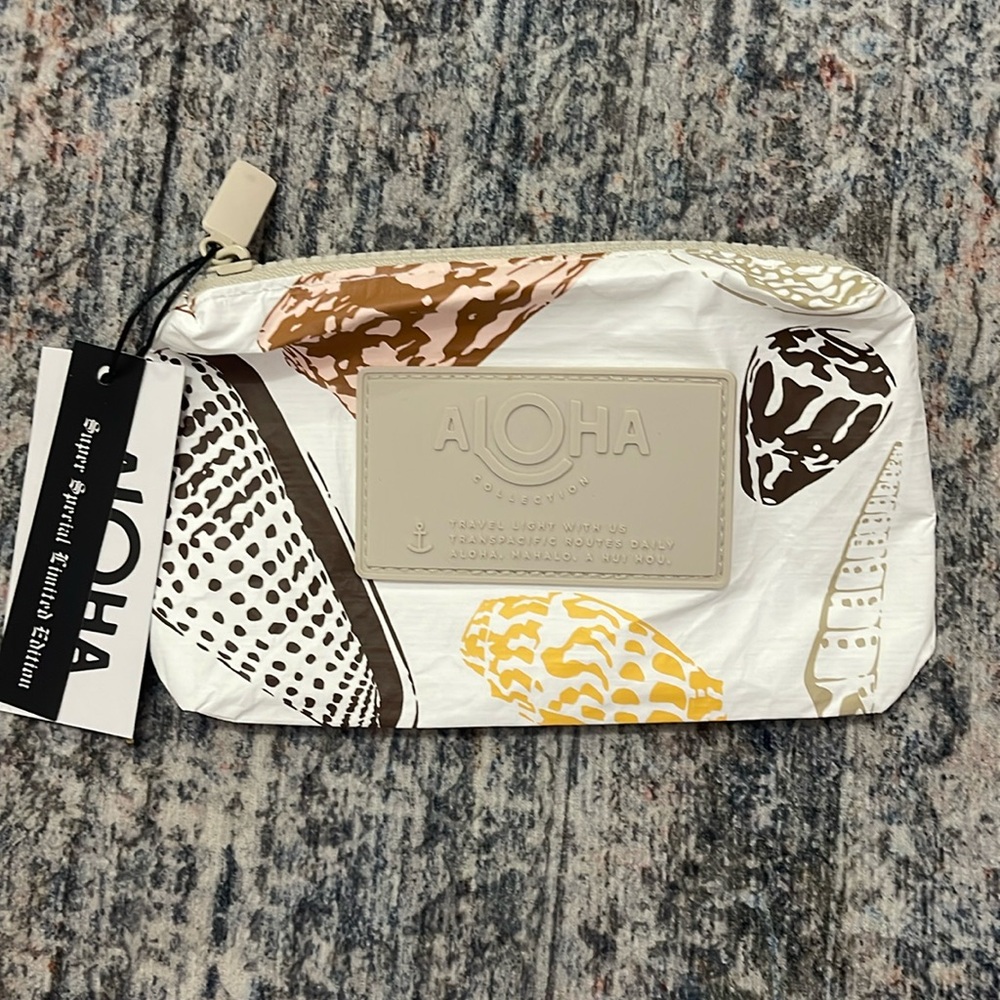 Aloha Collection Shell Mini Pouch
